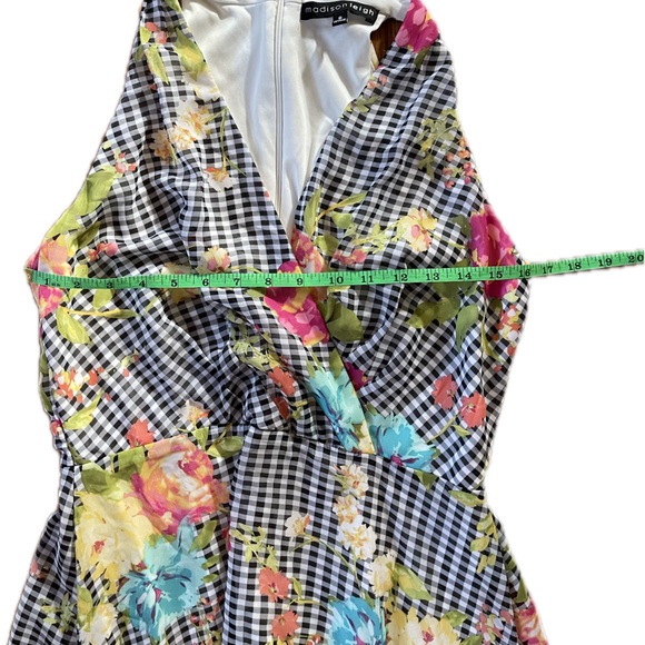 MADISON LEIGH Dress - Picture 2 of 6